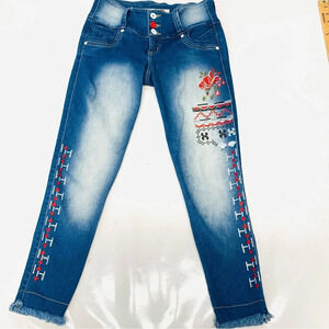 Wow Jeans Woman 8 Columbia Embroidery Texture Raw Hem Low Rise Ankle Stretch